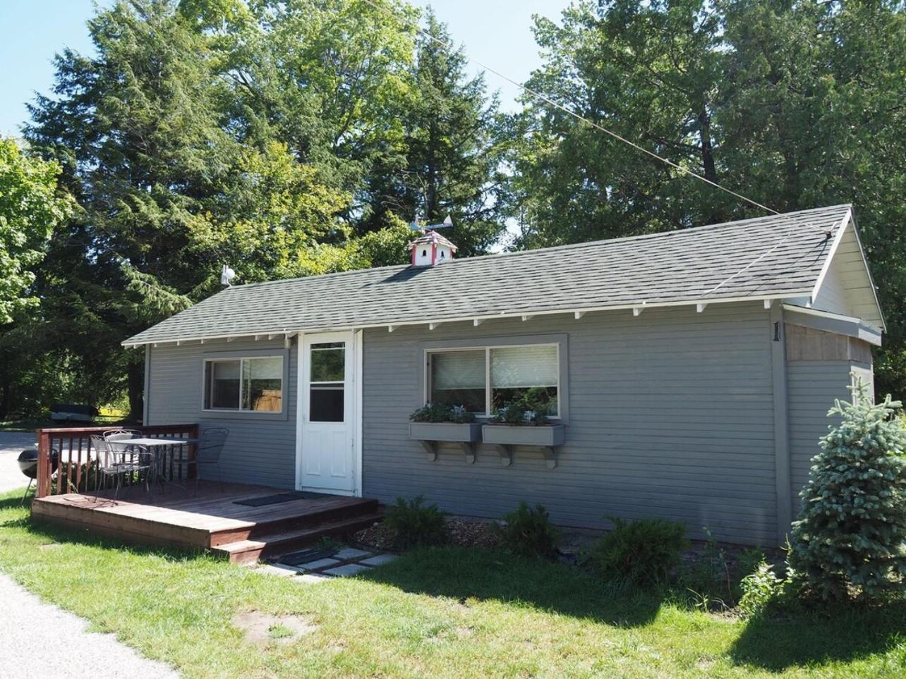 Sleeping Bear Riverside Cabins - Cabin #1 Honor Exterior foto