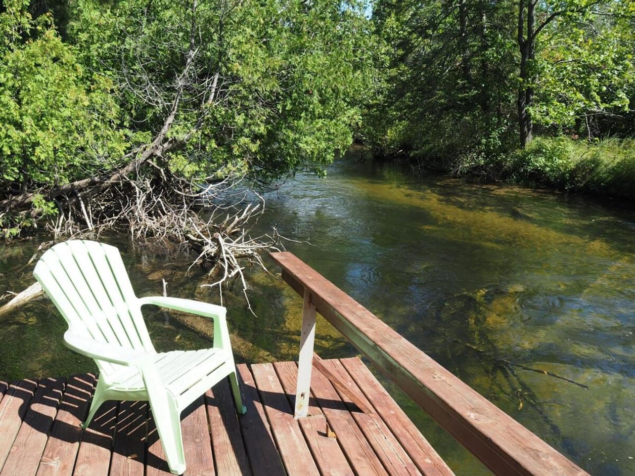 Sleeping Bear Riverside Cabins - Cabin #1 Honor Exterior foto